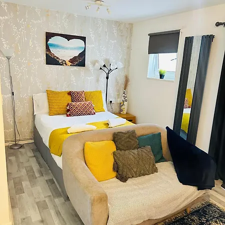 Studio Apartment In London, Bethnal Green